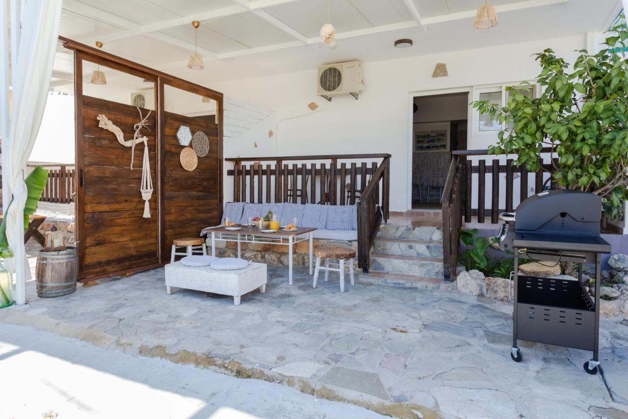 Christos Studios And Family Apartments Stegna Екстериор снимка