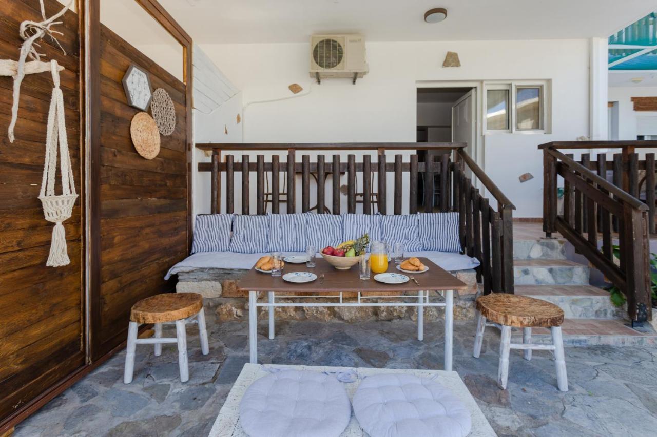Christos Studios And Family Apartments Stegna Екстериор снимка