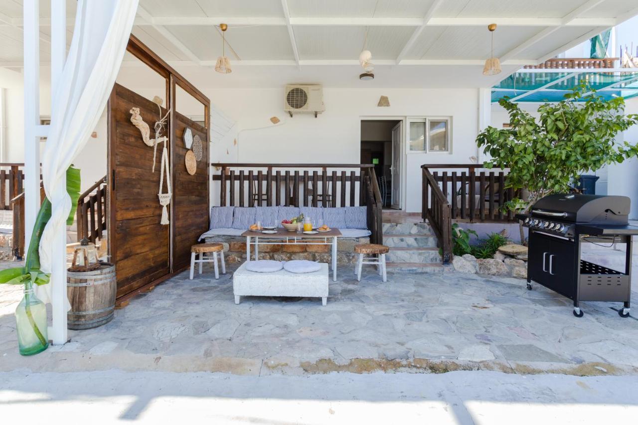 Christos Studios And Family Apartments Stegna Екстериор снимка