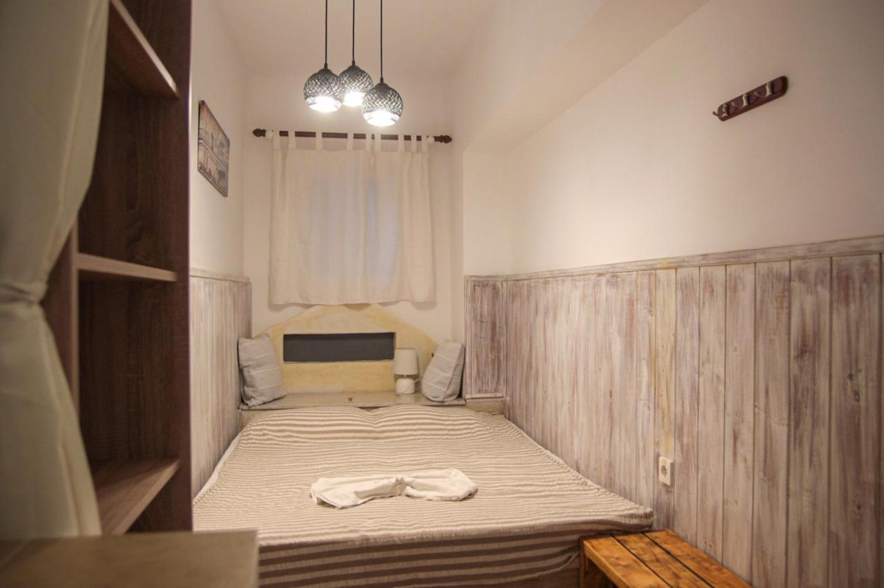 Christos Studios And Family Apartments Stegna Екстериор снимка
