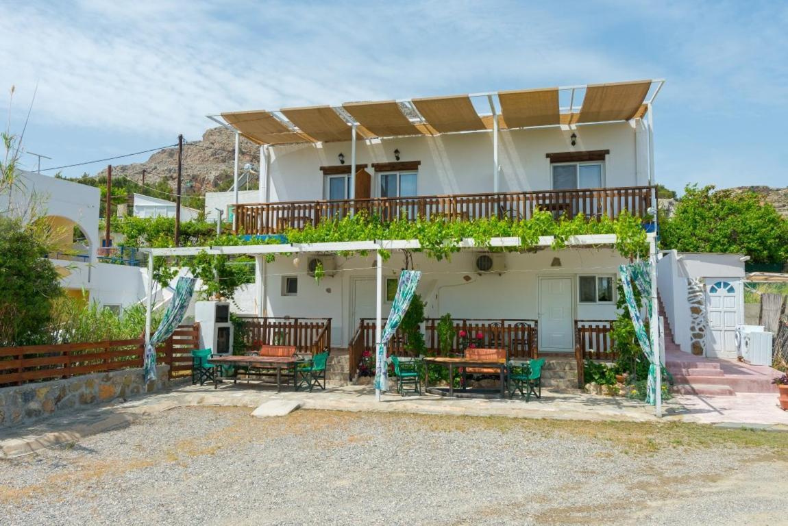 Christos Studios And Family Apartments Stegna Екстериор снимка