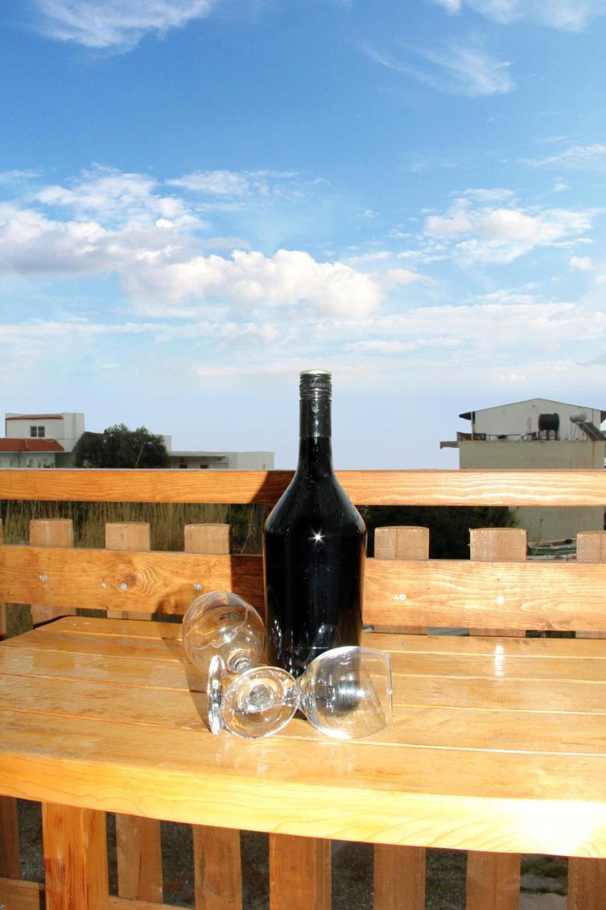 Christos Studios And Family Apartments Stegna Екстериор снимка