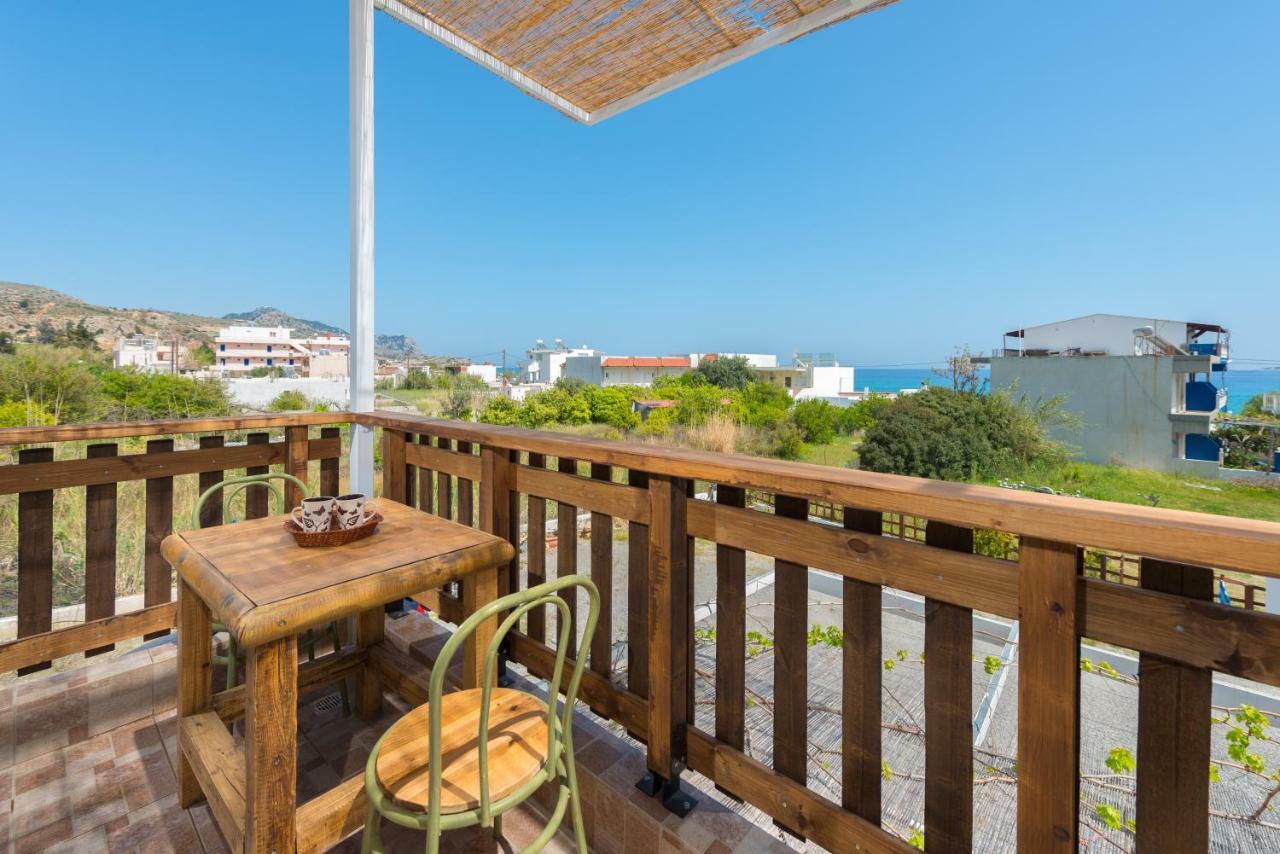 Christos Studios And Family Apartments Stegna Екстериор снимка